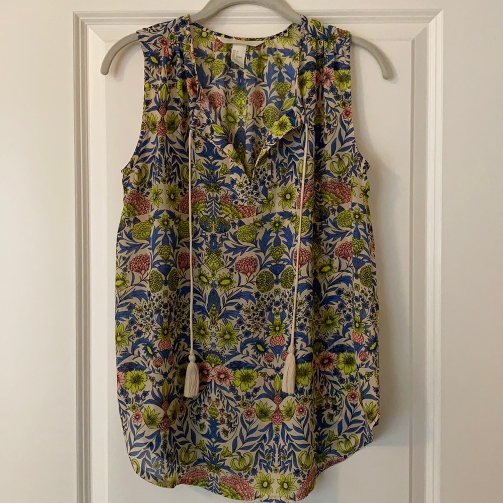 HM conscious top. Size 6